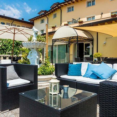 Borgo Dei Poeti Romantik Hotel Manerba del Garda Exterior photo