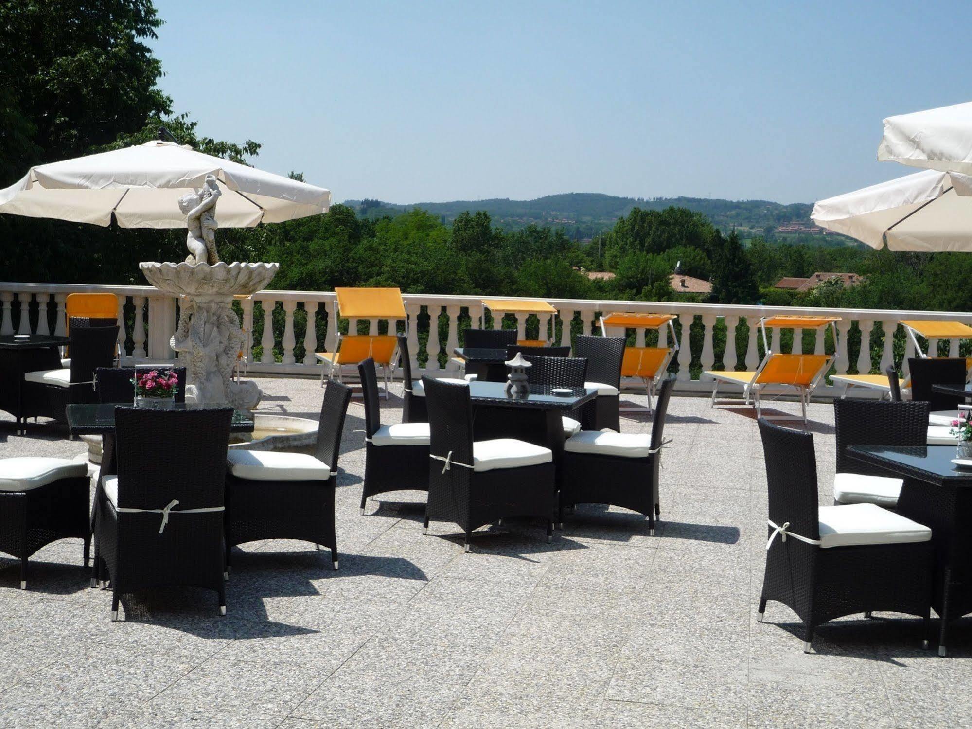 Borgo Dei Poeti Romantik Hotel Manerba del Garda Exterior photo